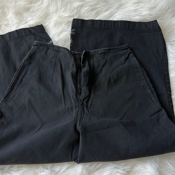 Black Wide Leg Cropped Pants - Picture 1 of 7